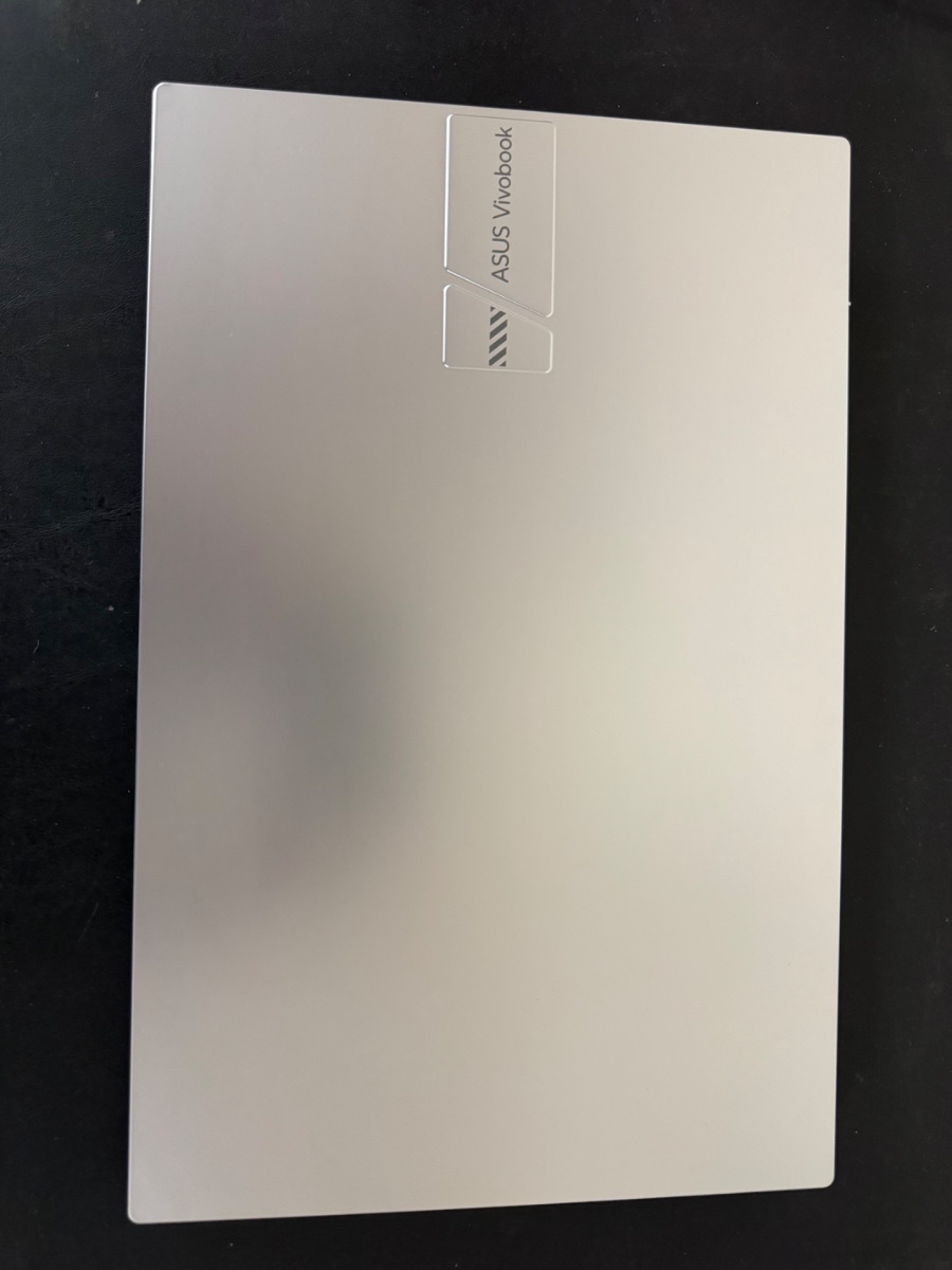 ASUS Vivobook 15.6” FHD Laptop with Intel i5-1334U Intel UHD Graphics 8GB RAM 512GB SSD Cool Silver - Image 2