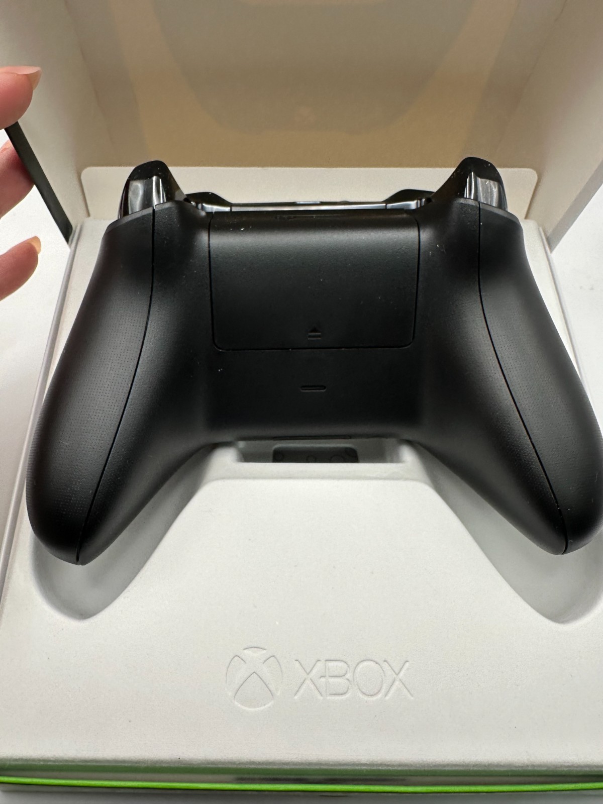 New Microsoft 4N6-00001 Xbox Controller + Cable for Windows, Black - Image 3