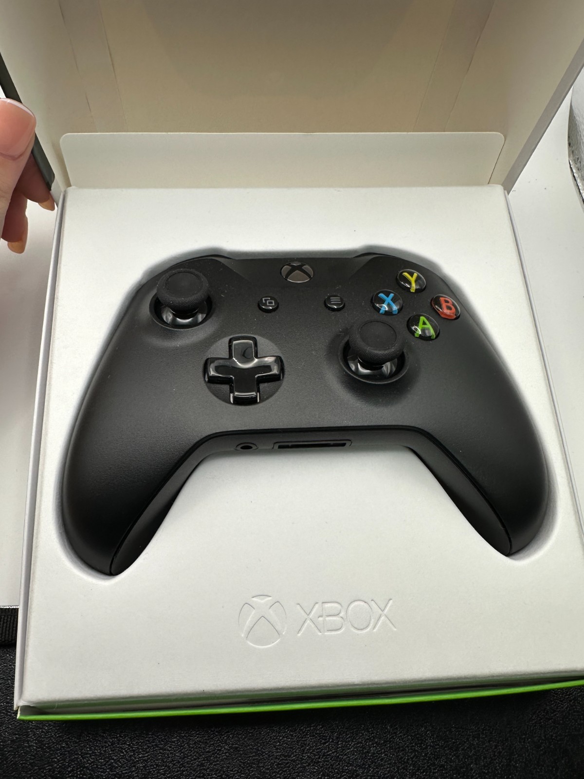 New Microsoft 4N6-00001 Xbox Controller + Cable for Windows, Black - Image 2