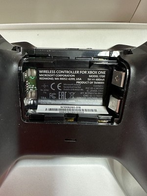 Official Microsoft Xbox One Wireless Controller Black Model 1708 TESTED - Image 6