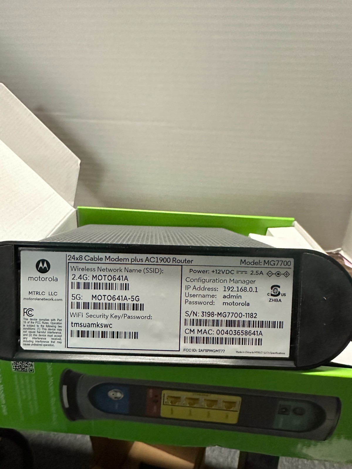Motorola MG7700 Modem and AC1900 WiFi Router - Image 3