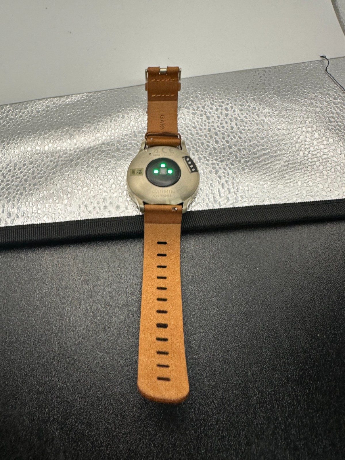 Garmin vívomove HR Hybrid Smartwatch Touch Screen Display FOR PARTS NOT WORKING - Image 2