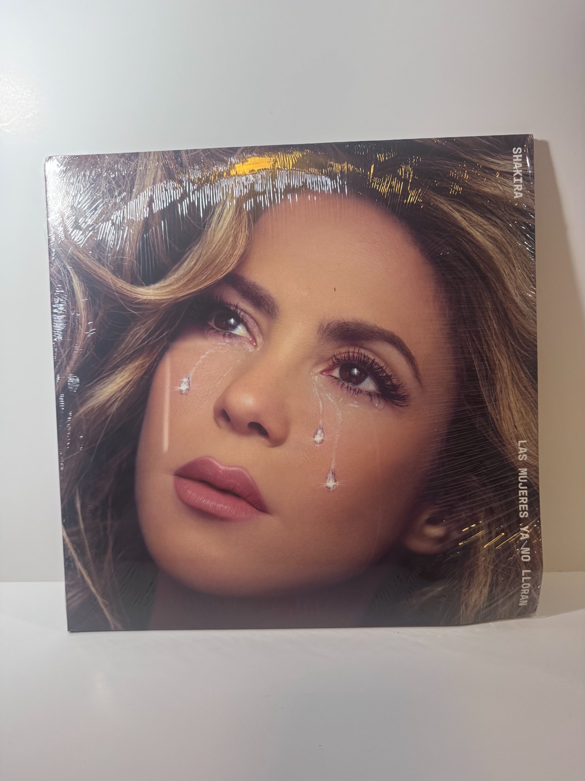 Las Mujeres Ya No Lloran by Shakira (Clear Vinyl Record, 2024) READ DESCRIPTION