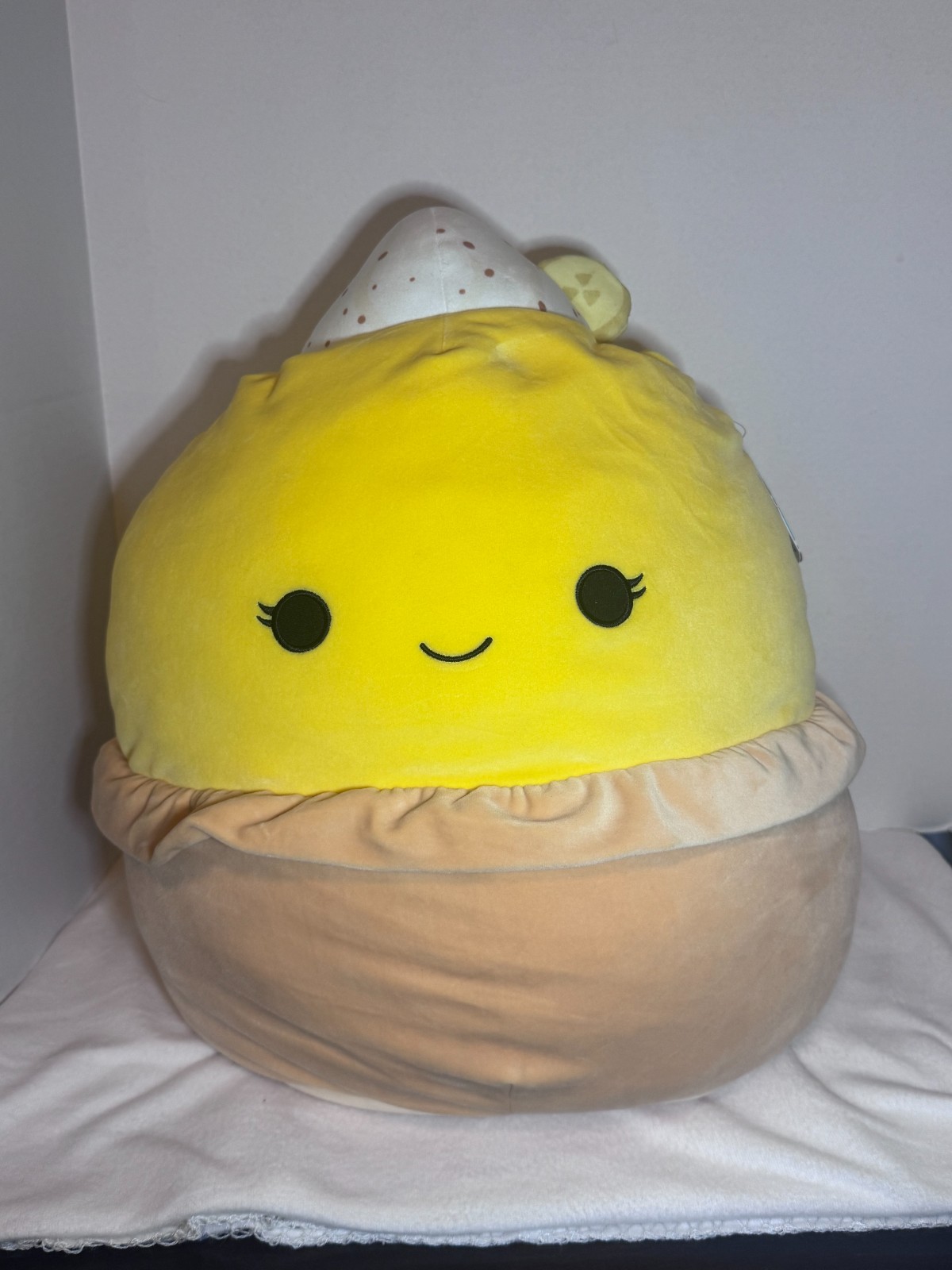 NWT Squish mallow Edwin the Lemon Meringue Pie Plush Stuffed Animal 21”